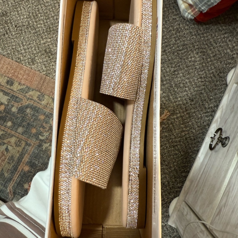 Bamboo Rhinestone Sandals - Picture 2 of 3